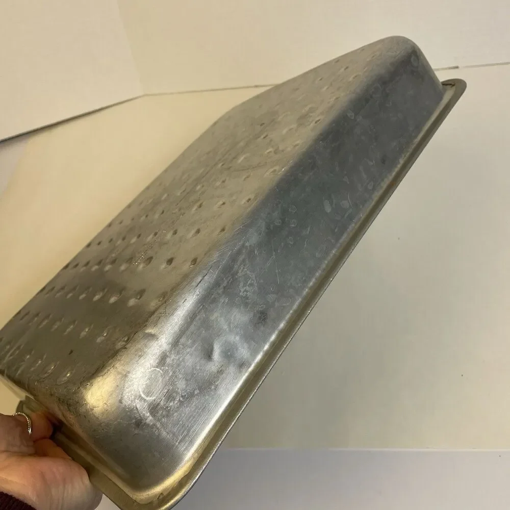 WearEver Air Bake Insulated Lasagna Pan Double Wall 13x9x2-1/4 Brownies Cake